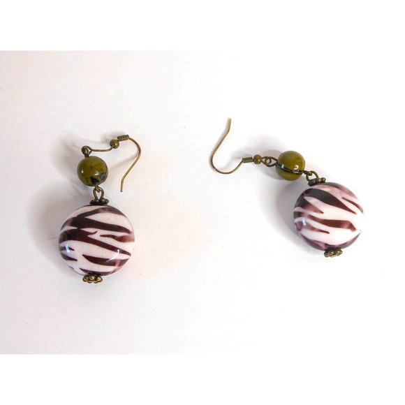 Vintage White & Brown Leopard Striped Drop Earrings - Picture 4 of 7